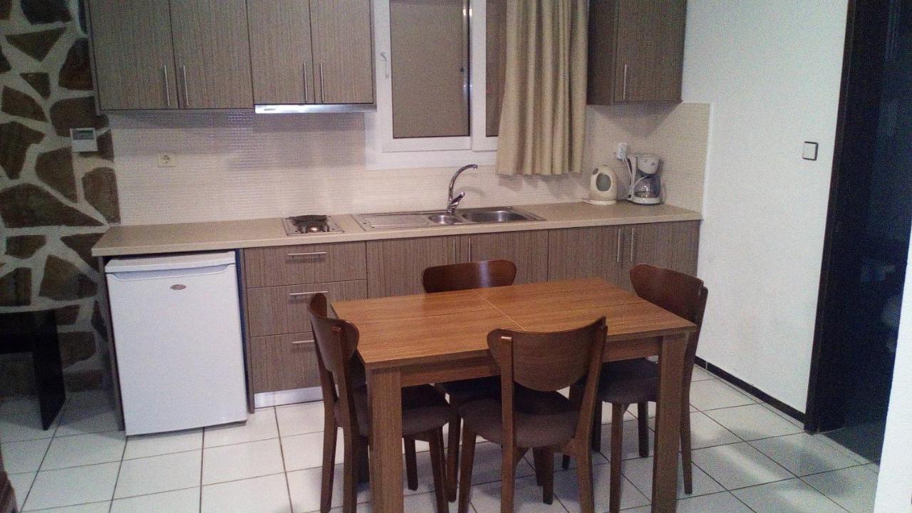 Amimaya Apartments Emporeiós Habitación foto